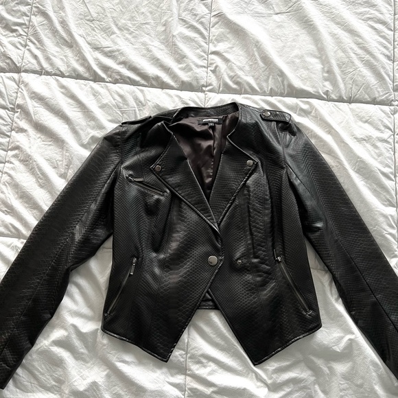 Leather jacket - Picture 1 of 3